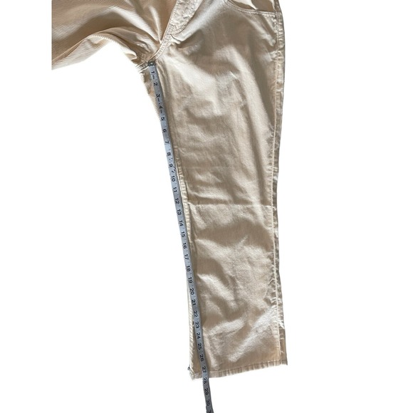 Levi's Premium Corduroy Pants Women Ivory Middy Ankle Bootcut 33x27  Size 16 New - Picture 13 of 14